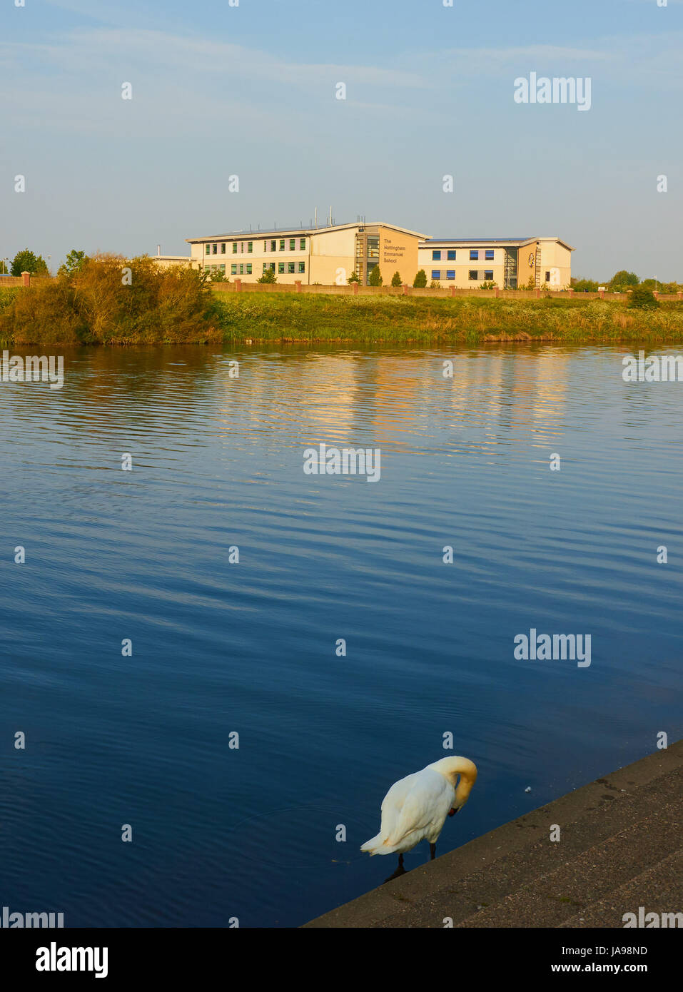 Emmanuel School dal fiume Trent, Nottingham, Nottinghamshire, East Midlands, Inghilterra Foto Stock