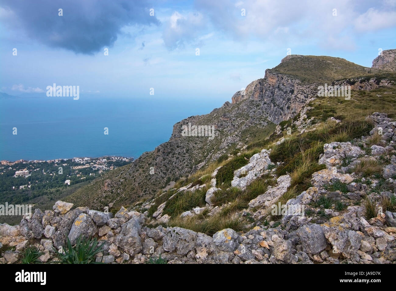 Molla verde paesaggio di montagna a Maiorca, isole Baleari, Spagna. Foto Stock