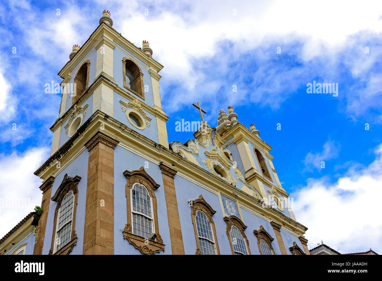 In alto la facciata della chiesa di Nostra Signora del Rosario nero in Pelourinho a Salvador. Egli aveva l'inizio dei lavori nel 1704 e detiene un cimitero allegata dello slave Foto Stock