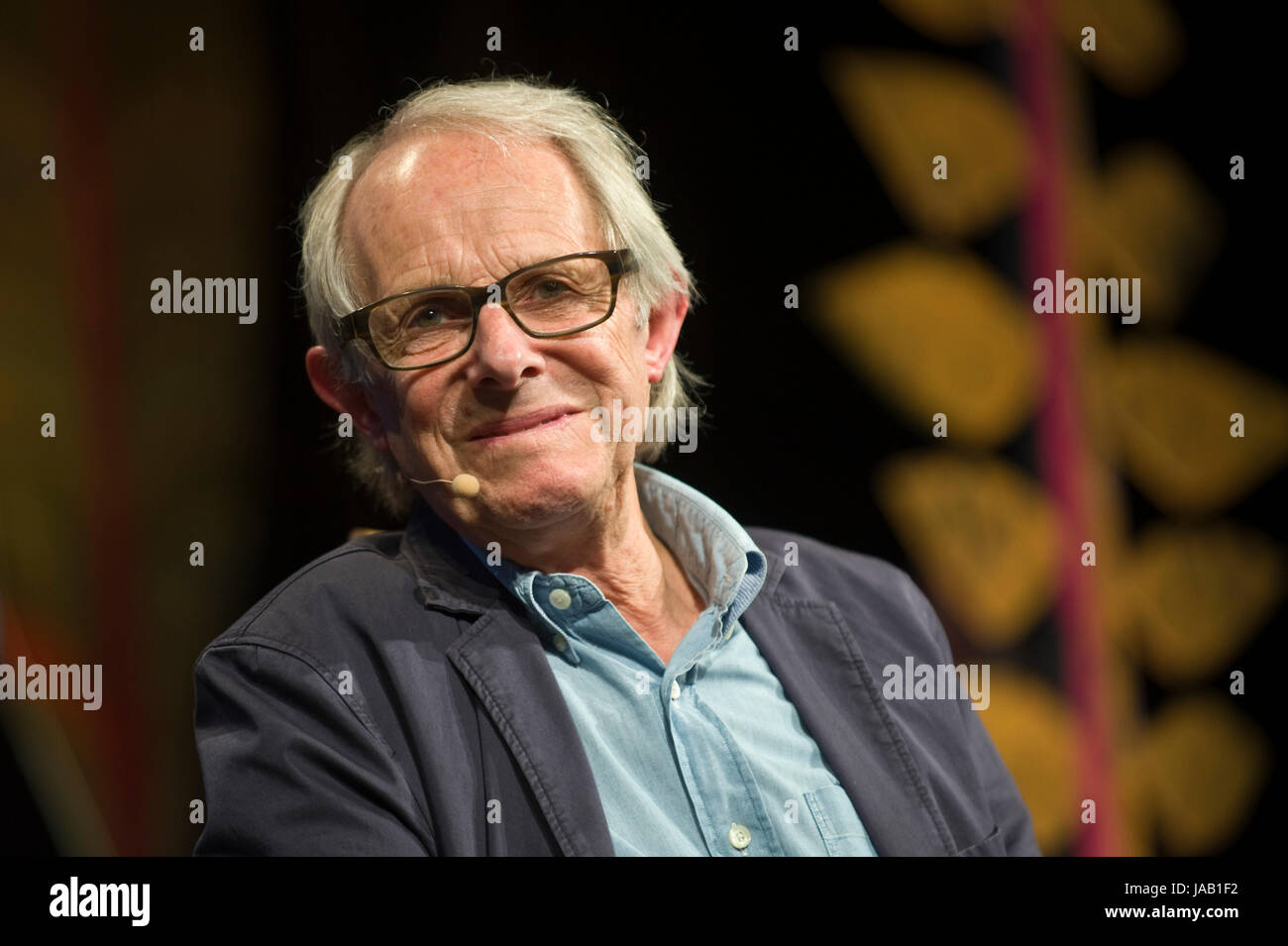 Ken Loach regista di parlare di cultura, la società e il suo stile di realismo sociale sul palco a hay festival della letteratura e delle arti 2017 Hay-on-Wye powys wales uk Foto Stock