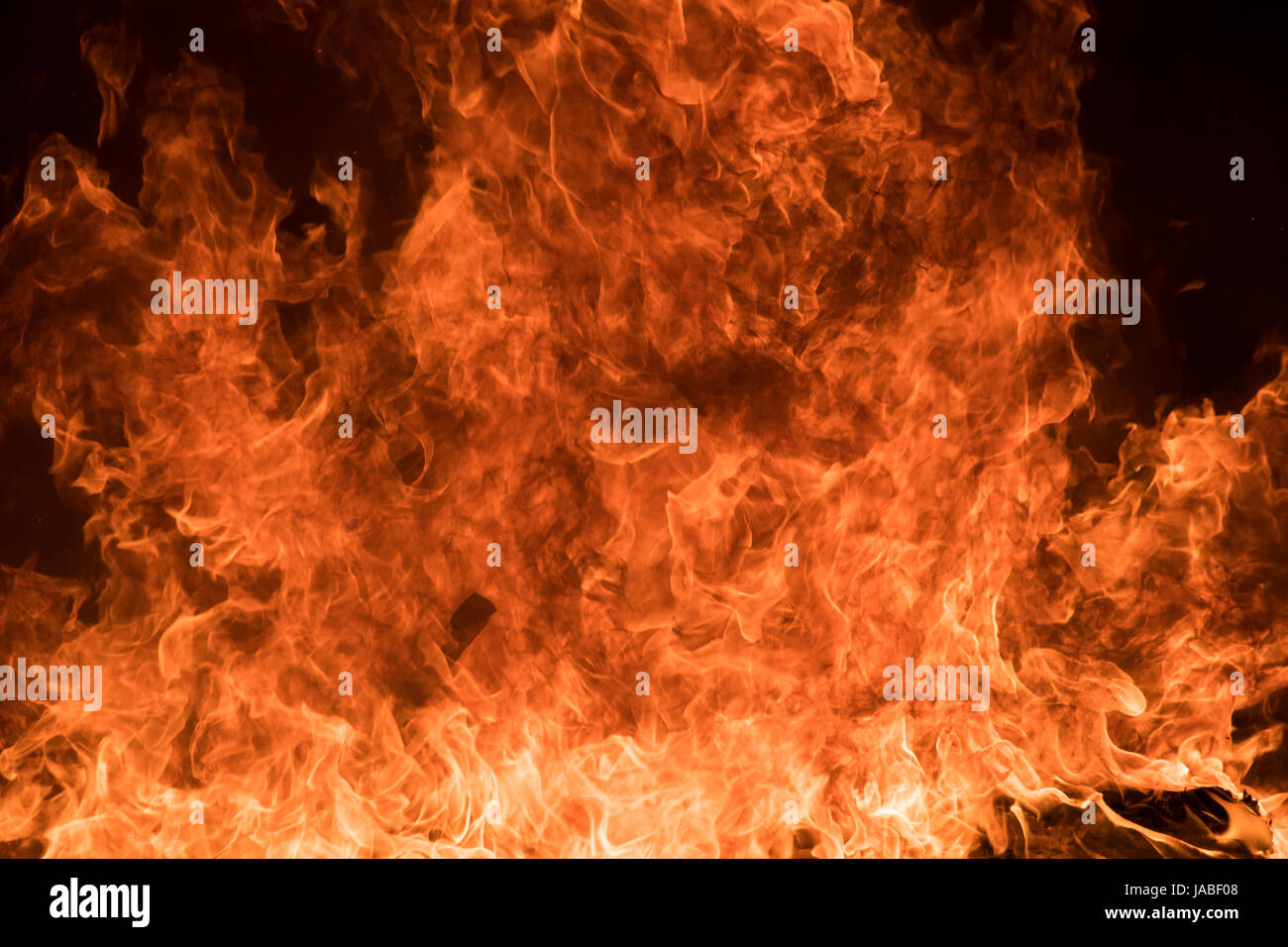 Le fiamme su un falò. Foto Stock