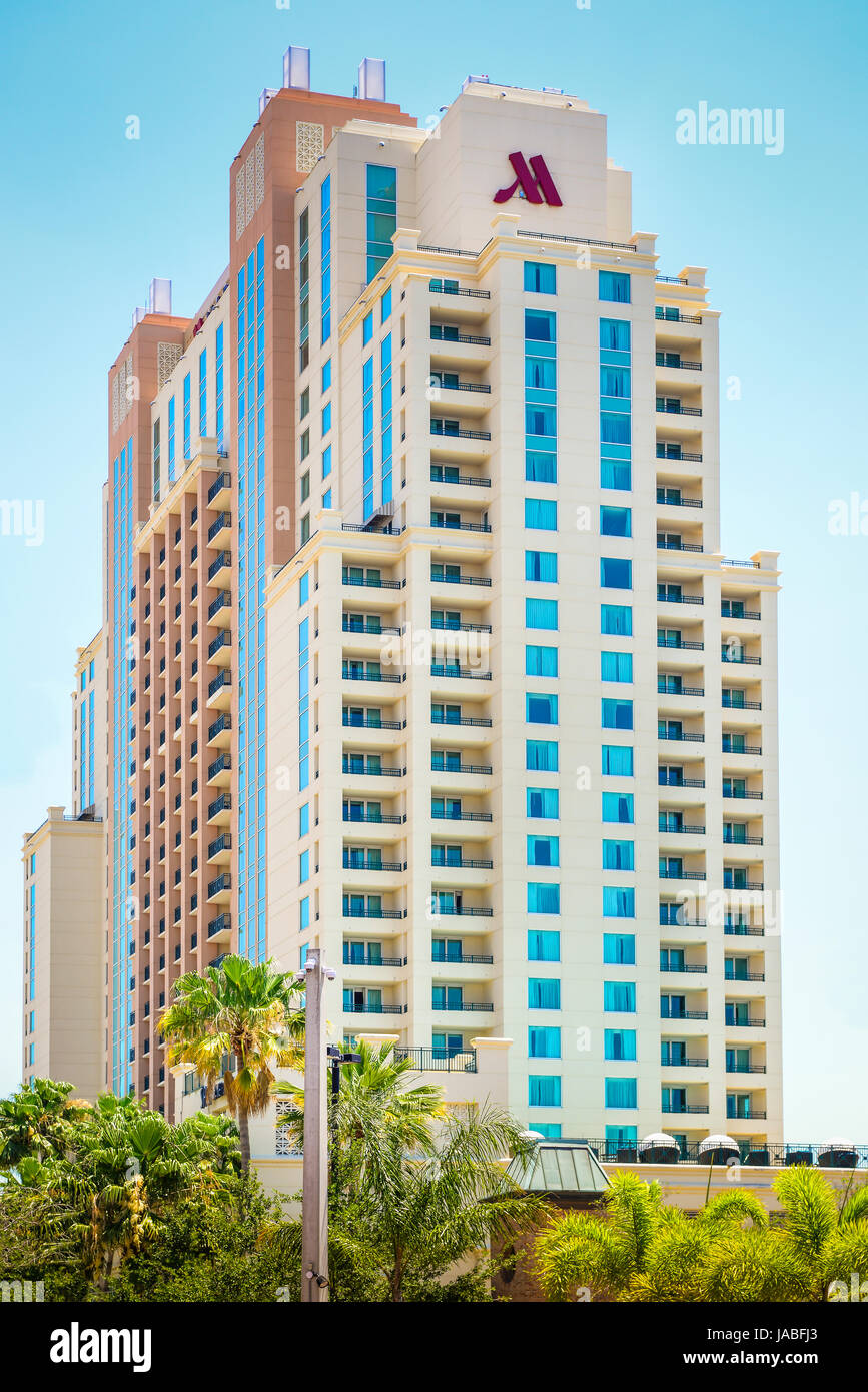 Alto edificio a Tampa Marriott Waterside Hotel e Marina in hotel in downtown Tampa, FL Foto Stock