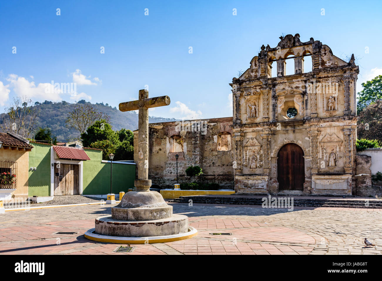 Santa ana, Guatemala - marzo 26, 2017: hermitage rovine di Ermita de Santa Isabel nel villaggio di Santa ana al di fuori del sito patrimonio mondiale dell'unesco di antigua Foto Stock