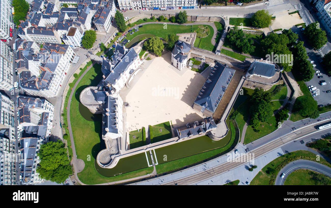 Fotografia aerea della città di Nantes castello "Le Château des Ducs de Bretagne', Loire Atlantique, Francia Foto Stock