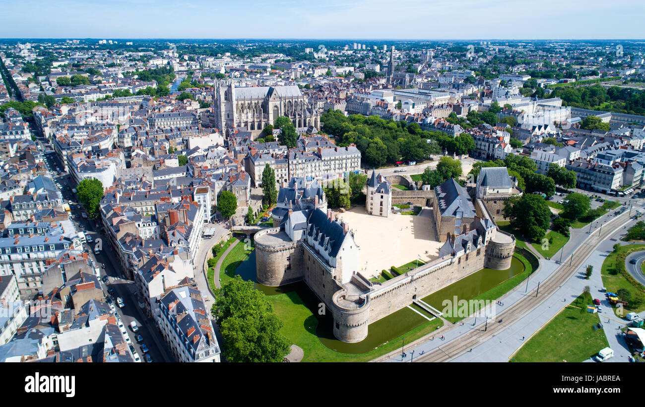 Fotografia aerea della città di Nantes castello "Le Château des Ducs de Bretagne', Loire Atlantique, Francia Foto Stock