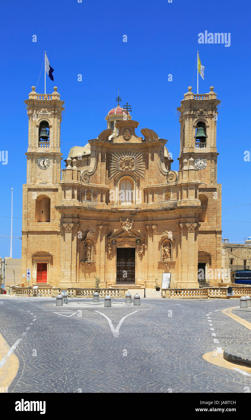 Xviii secolo villaggio chiesa parrocchiale a Gharb, isola di Gozo, Malta costruito 1755 Foto Stock