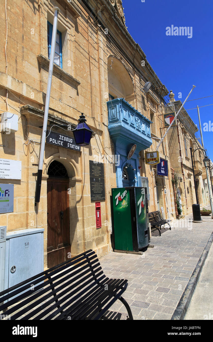 Stazione di polizia e village post office, Zebbug, isola di Gozo, Malta Foto Stock