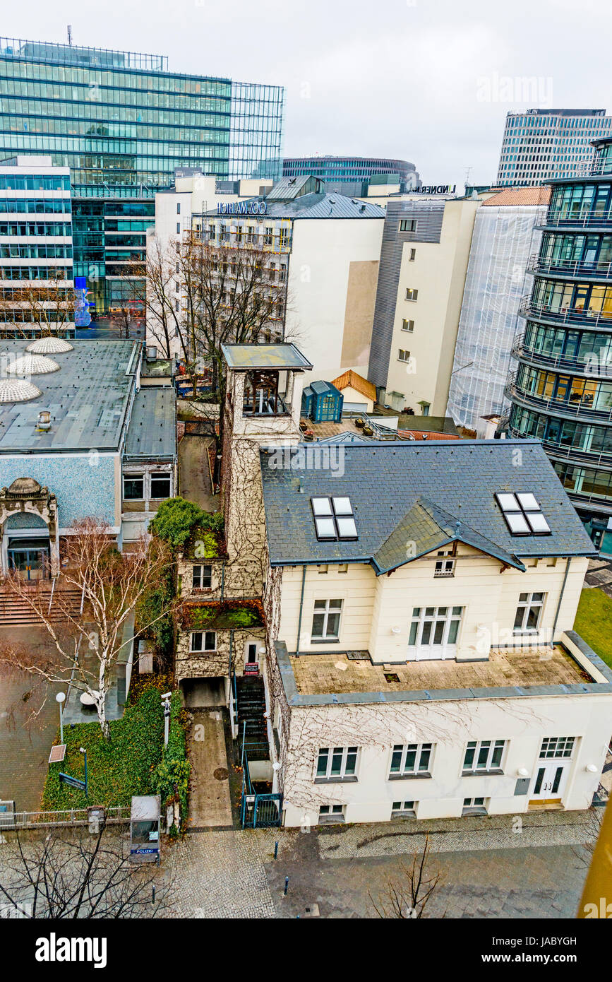 Alt - neu Architektur in Berlino; vecchio - Nuova architettura a Berlino Foto Stock