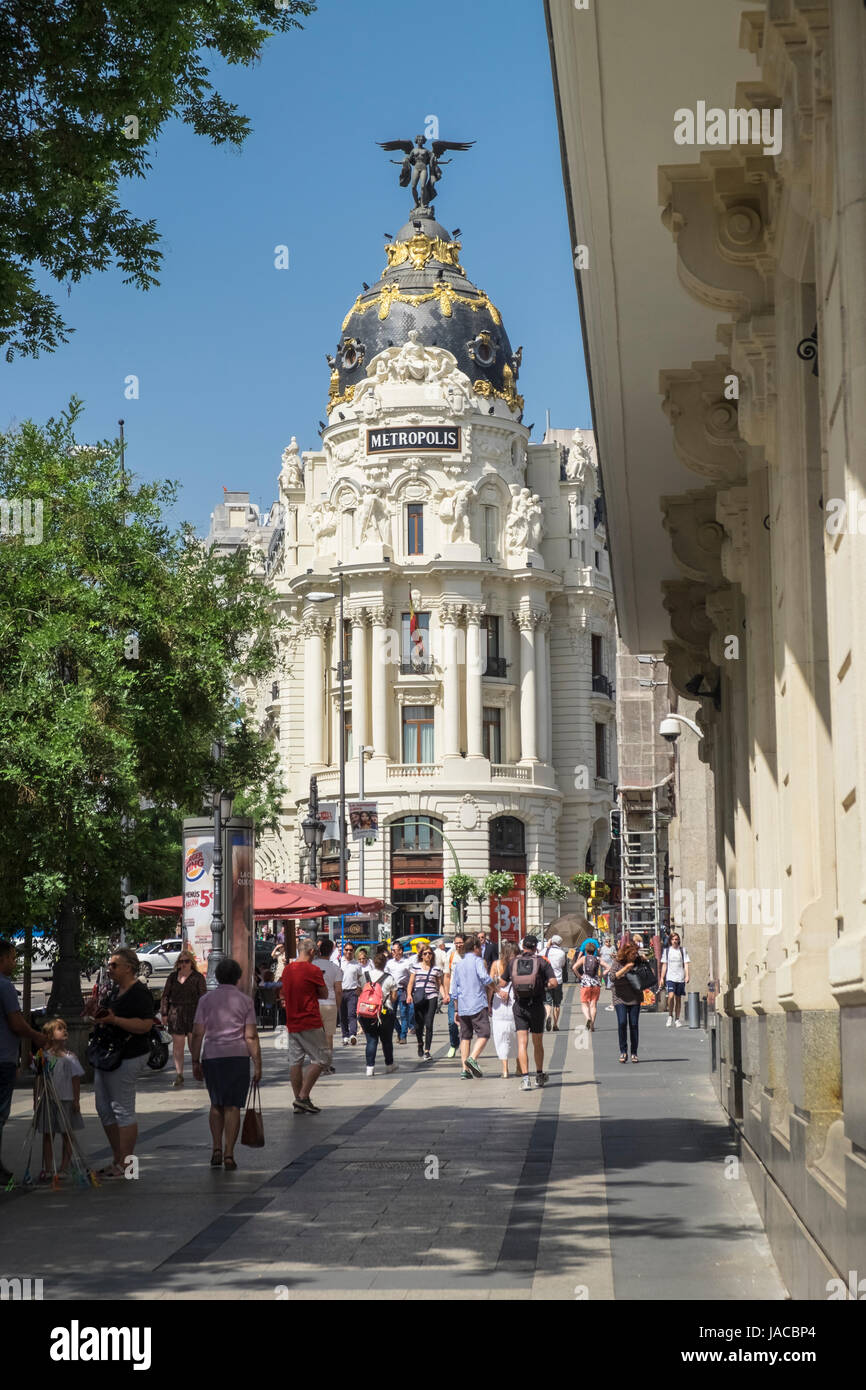 Il francese Beaux-Arts stile architettonico dell edificio Metropolis (Edificio Metrópolis), Calle de Alcalá, 42, Madrid, Spagna. Foto Stock