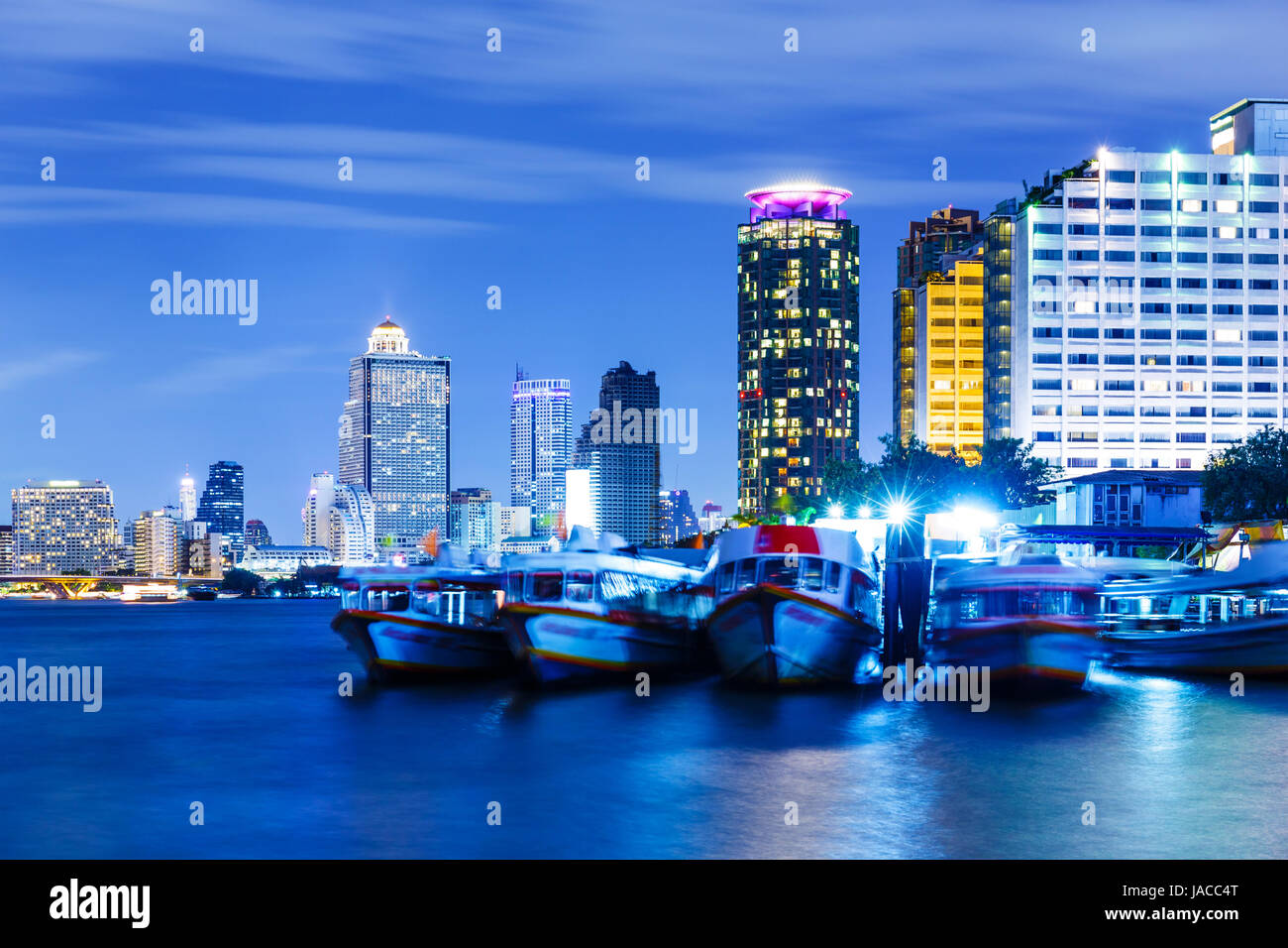 Bangkok skyline notturno Foto Stock