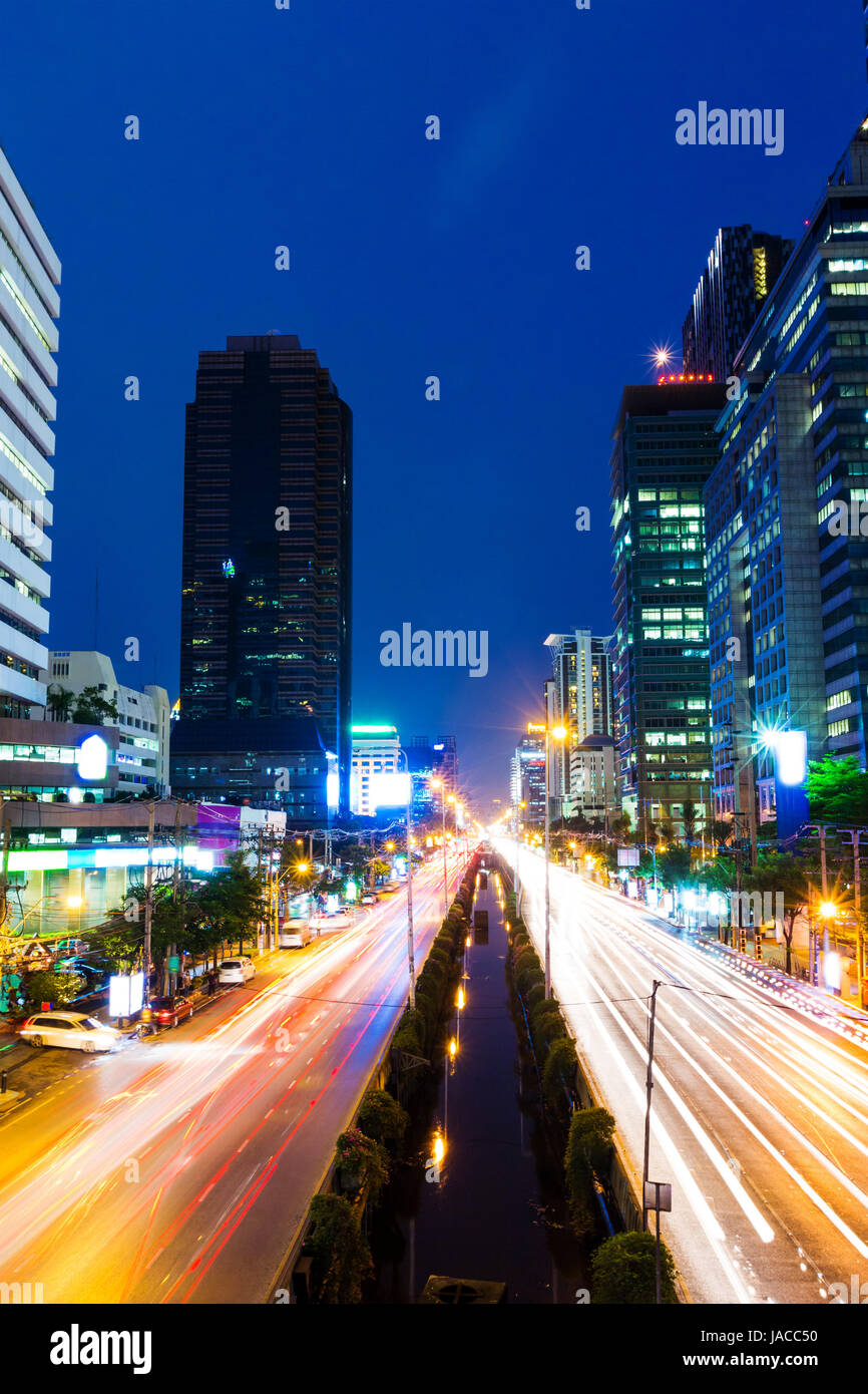 Bangkok City e il sentiero del traffico Foto Stock