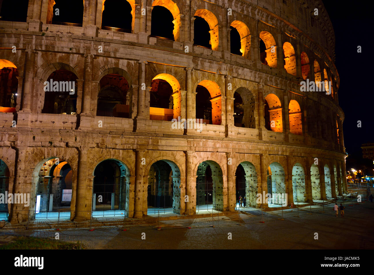 Colosseo, Roma, Italia di notte Foto Stock