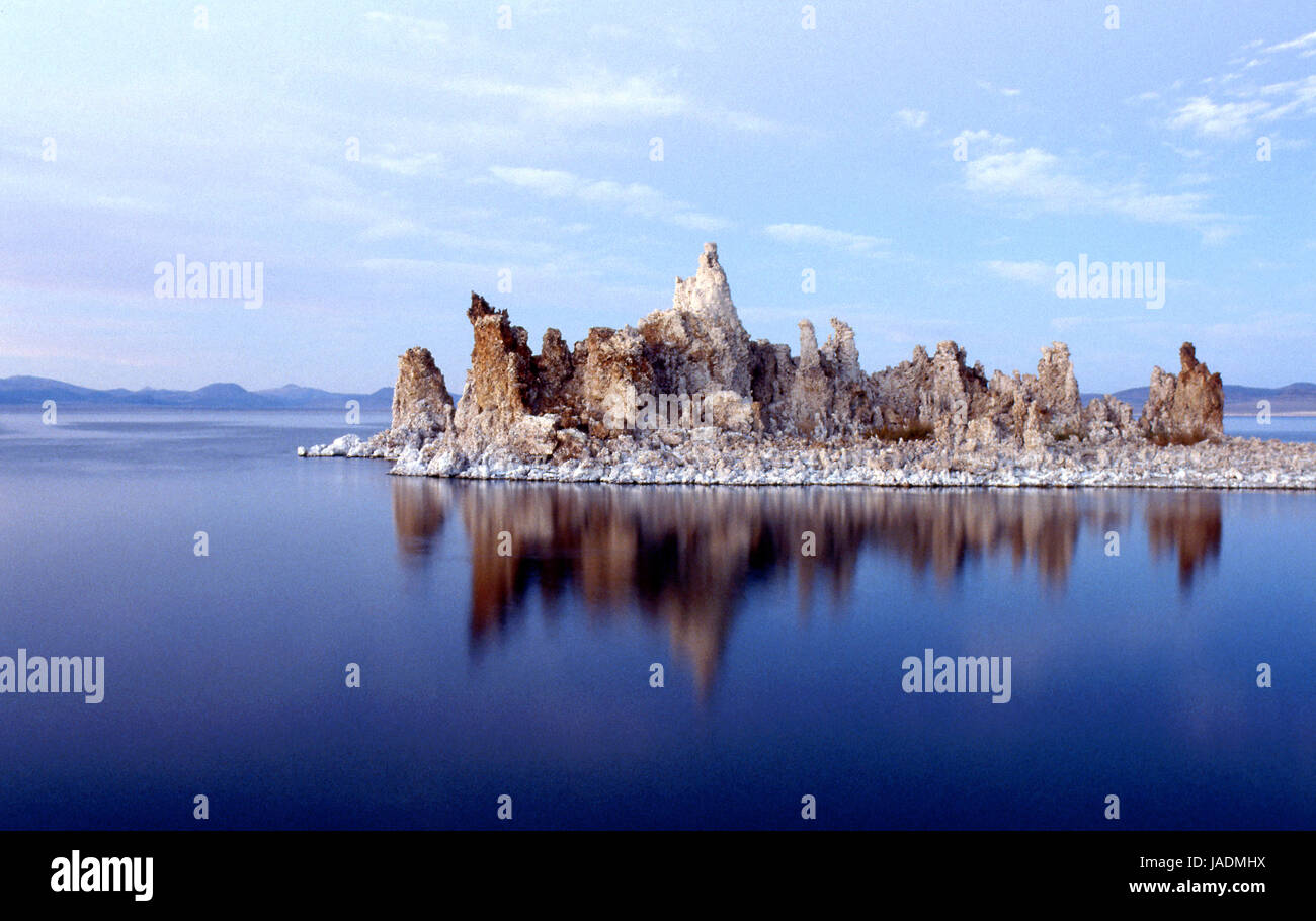 Formazioni di tufo a lago Mono in California Foto Stock