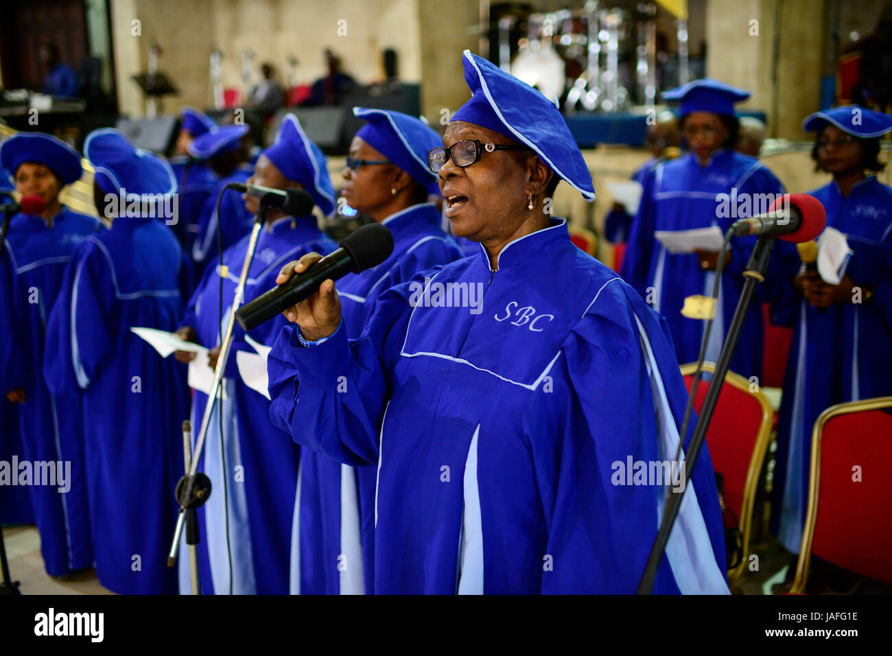 La Nigeria, città di Lagos, Shepherdhill Baptist Church, la celebrazione della santa Messa di domenica, choir della chiesa Foto Stock