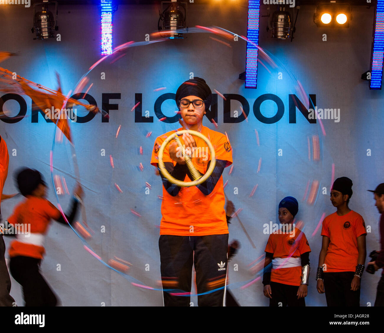 Aisakhi assiste una celebrazione dei Sikh Punjabi & Cultura in Trafalgar Square per i sikh Anno Nuovo con: atmosfera, vista in cui: Londra, Regno Unito quando: 29 Apr 2017 Credit: Wheatley/WENN Foto Stock