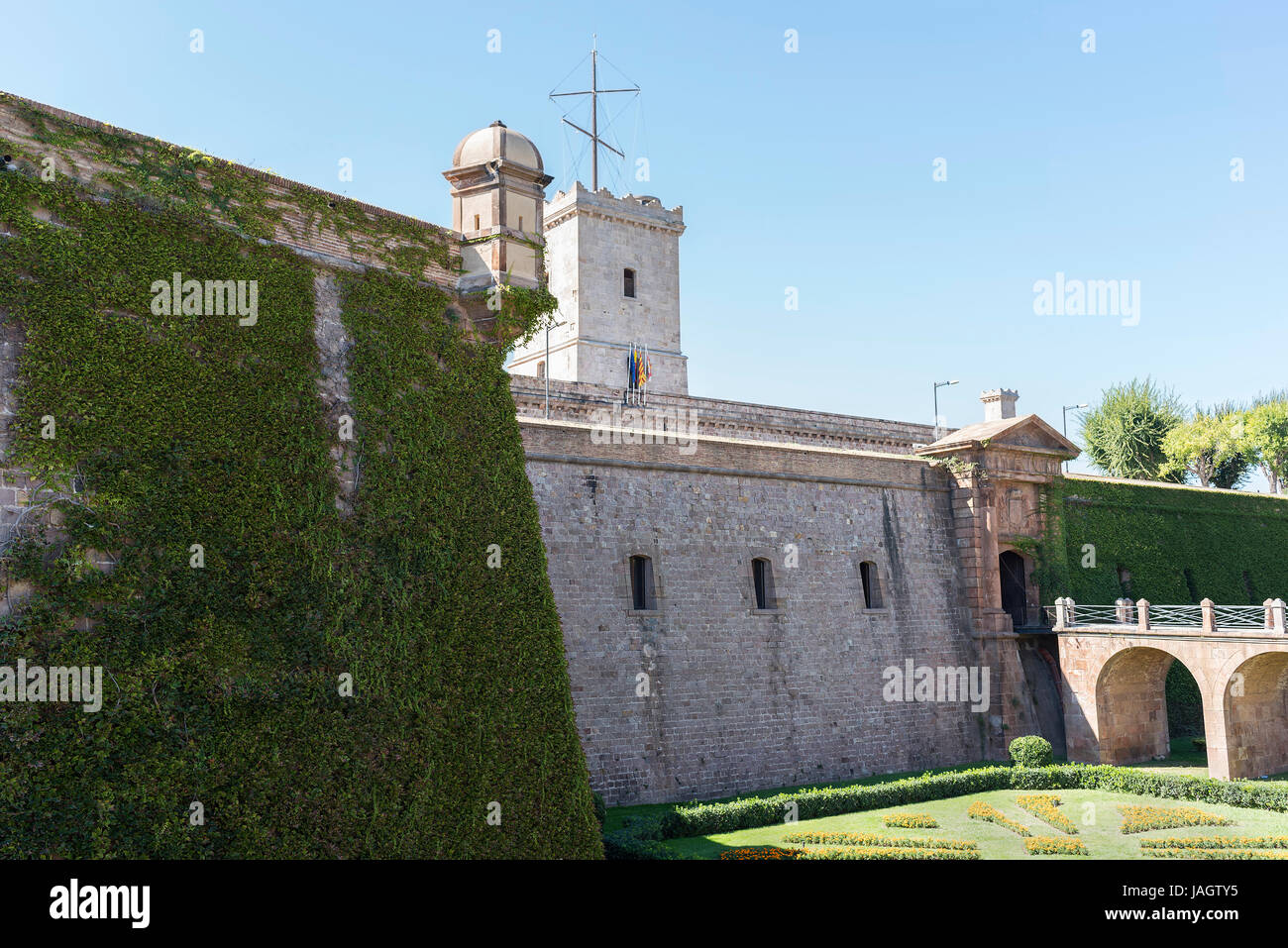 Castell de Montjuïc, Montjuïc Castello è una vecchia fortezza militare situato in cima ad una collina che si affaccia sul Mar Mediterraneo, Barcellona, Spagna Foto Stock