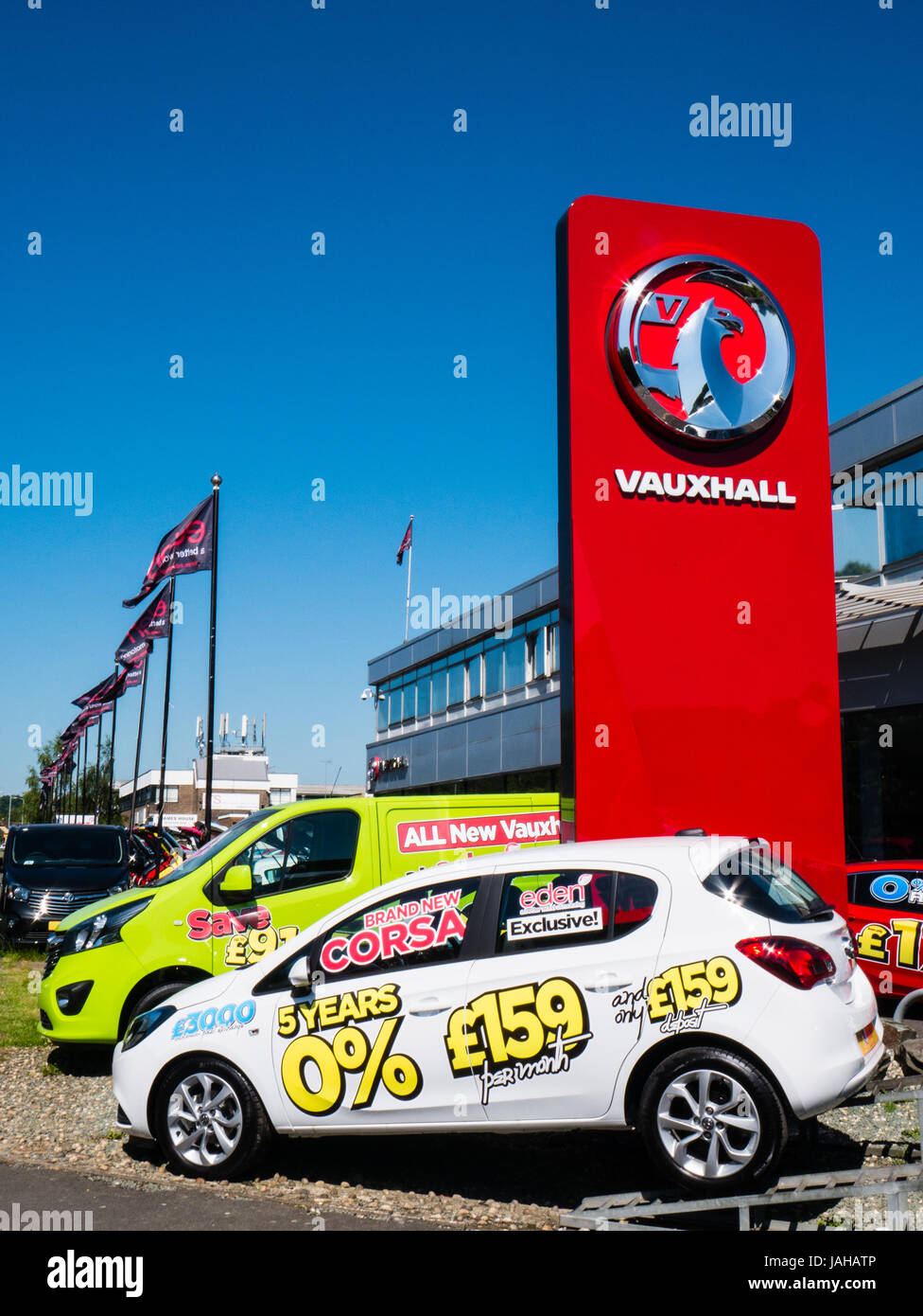 Auto Vauxhall Showroom, Reading, Berkshire, Reading, in Inghilterra, Regno Unito, GB. Foto Stock