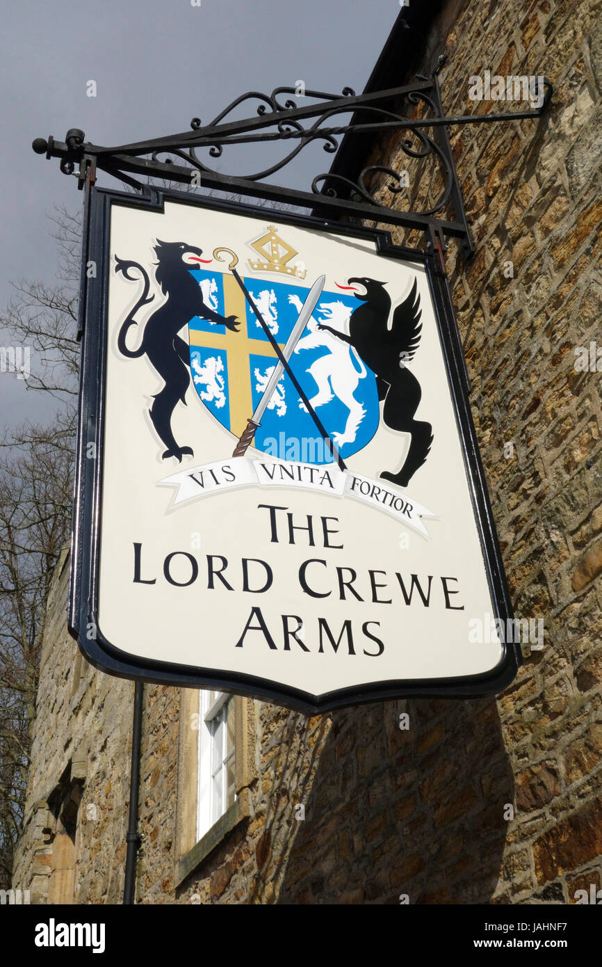 Signore Crewe Arms pub segno, Blanchland Foto Stock