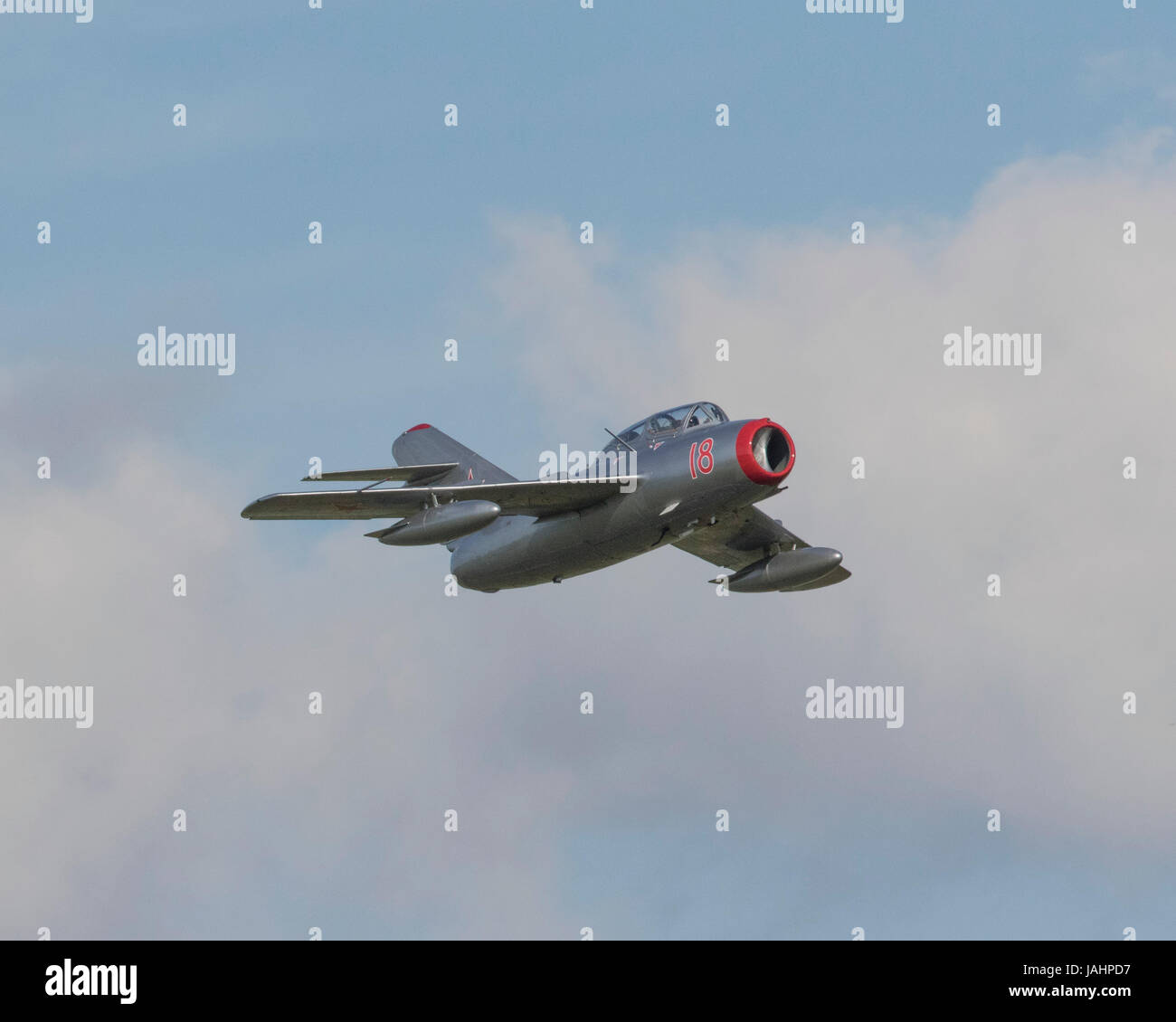 Conserve di Mig-15 Russo jet fighter battenti al Duxford Air Show Foto Stock