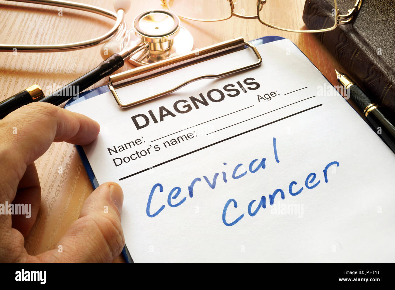 Un modulo di diagnostica con parole il cancro cervicale. Foto Stock