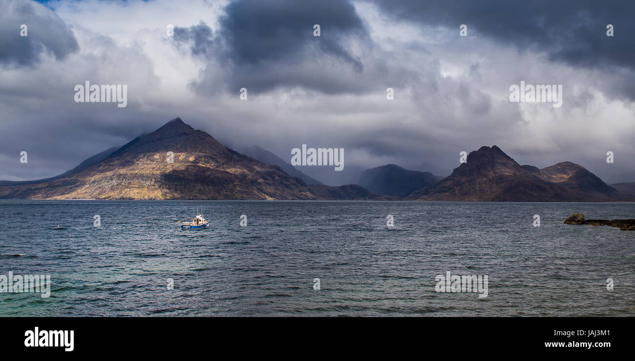 Loch Scavaig & Le montagne Cuillin Foto Stock