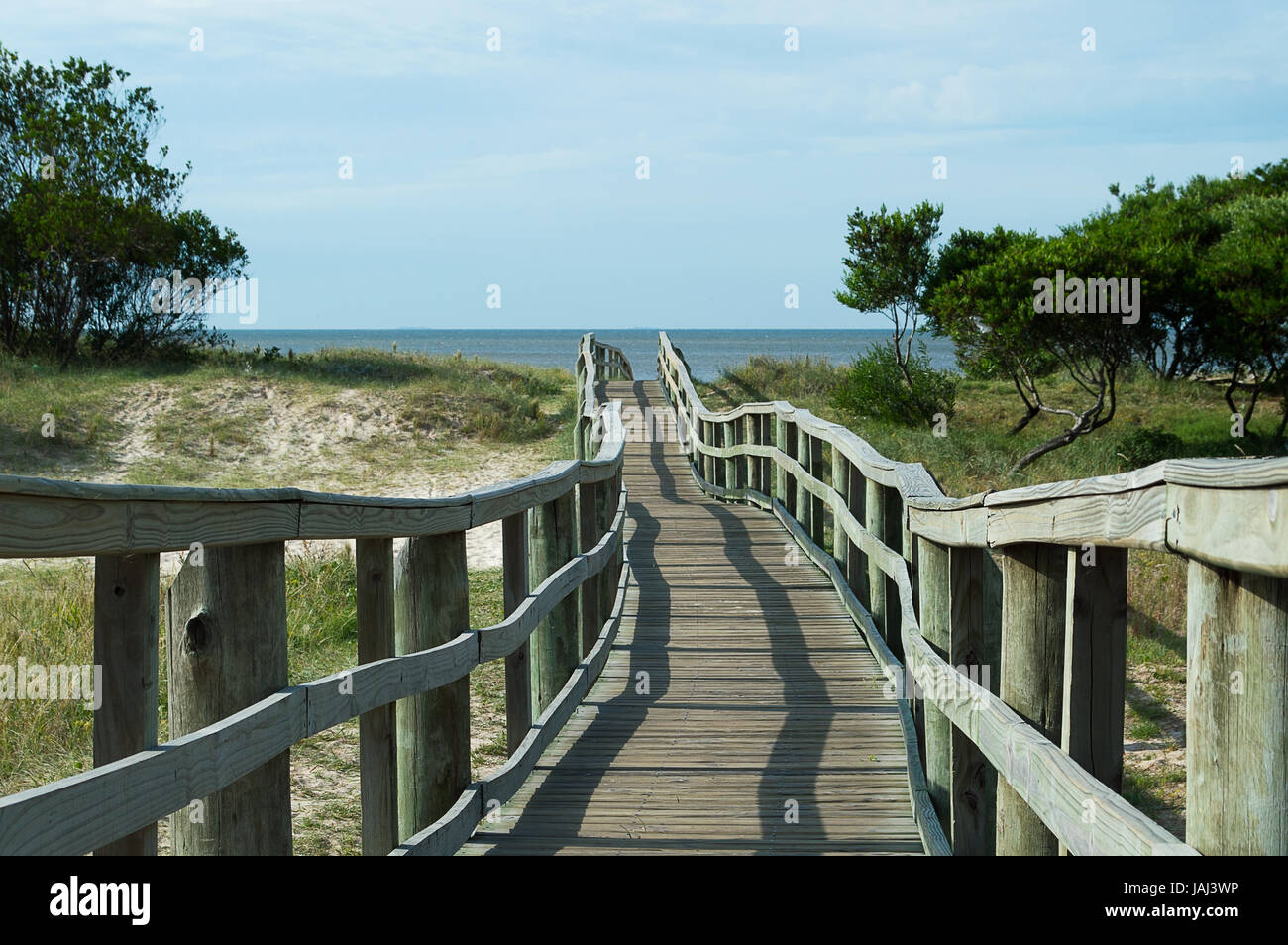Percorso di legno alla spiaggia costa uruguaiano Foto Stock