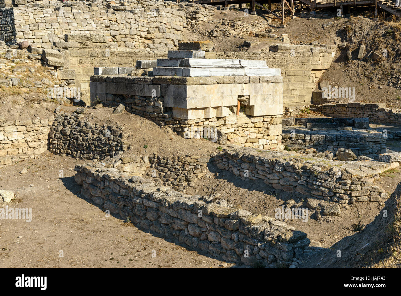 La rovina del Santuario in antica città di Troia. Provincia di