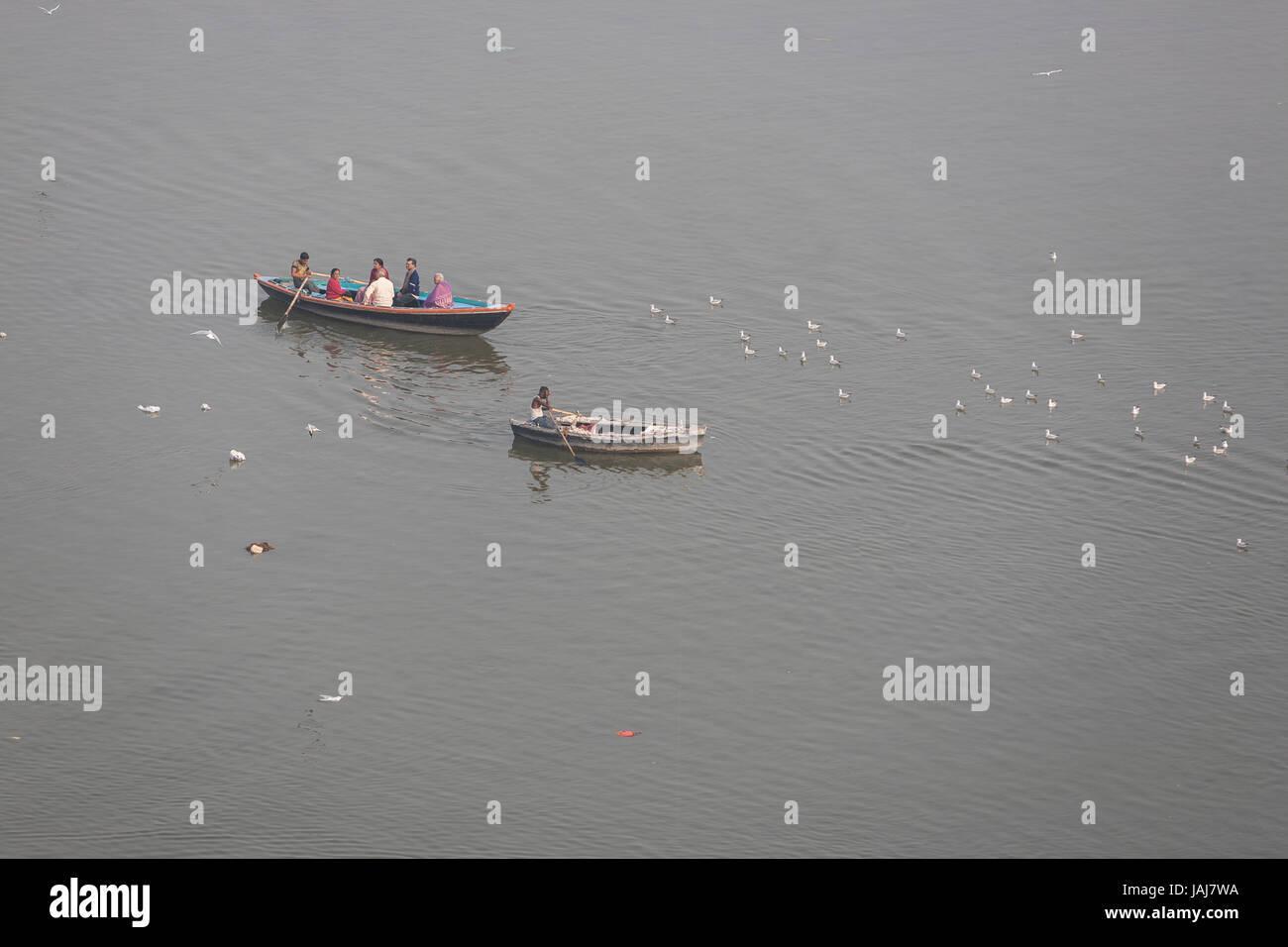 Le barche sul Fiume Gange, Varanasi, Uttar Pradesh, India, Asia Foto Stock