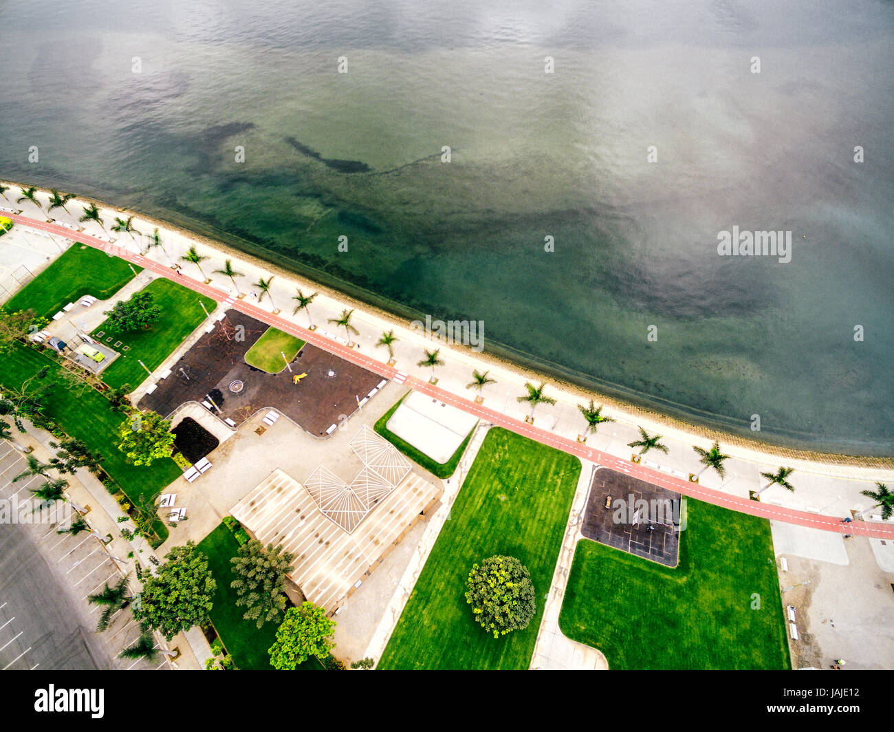 La baia di Luanda e la marginale in Angola la città capitale di Luanda. Foto Stock