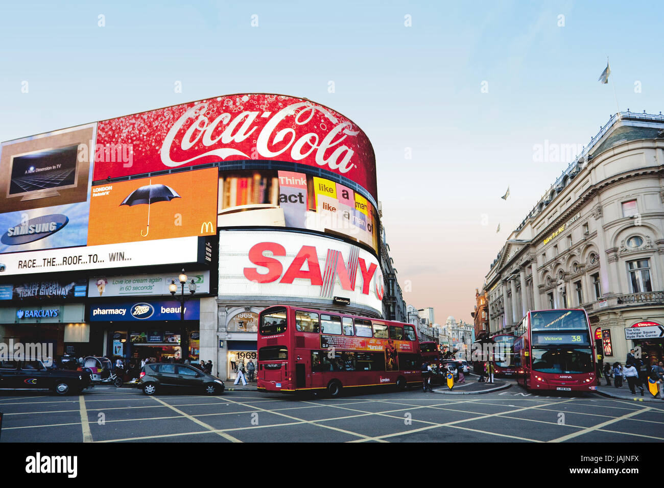 L'Inghilterra,Londra,Piccadilly Circus,street scene, Foto Stock