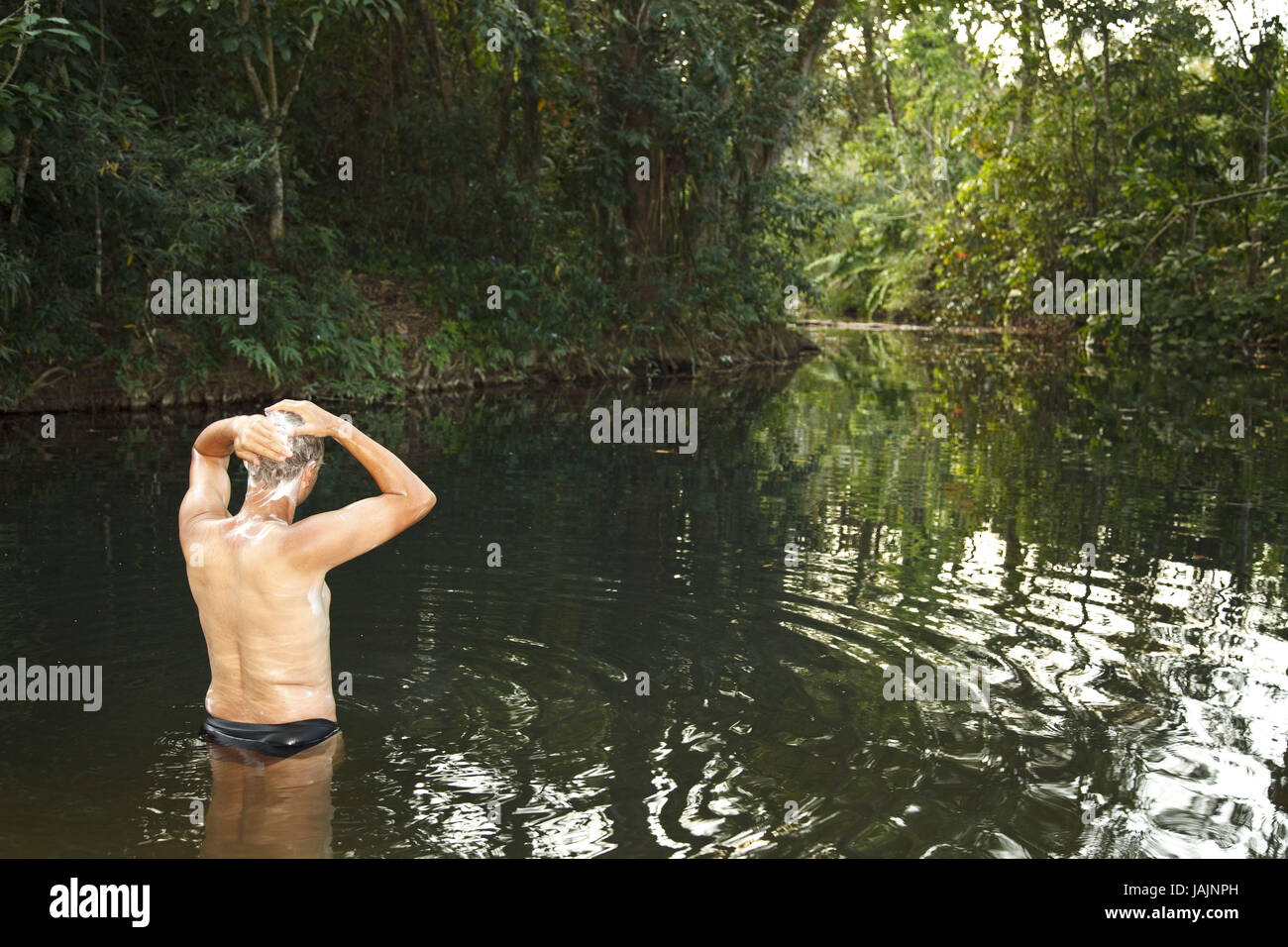 Belize,San Jose,l'uomo,fiume,personal care,modello rilasciato, Foto Stock