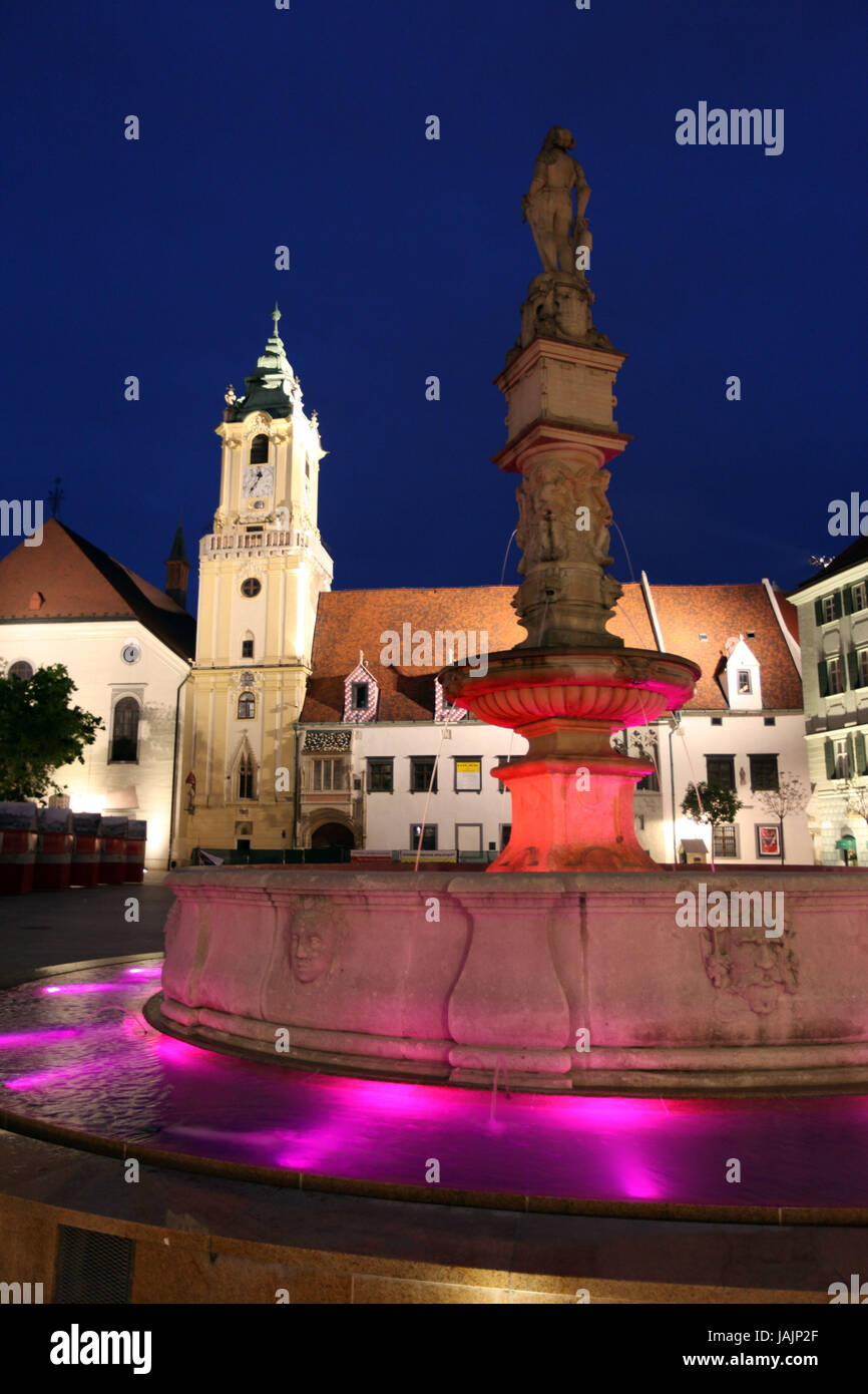 L'Europa,Est Europa, Slovacchia,,capitale Bratislava,Città Vecchia,square,city hall square,Maximilian's jet,e,estate, Foto Stock