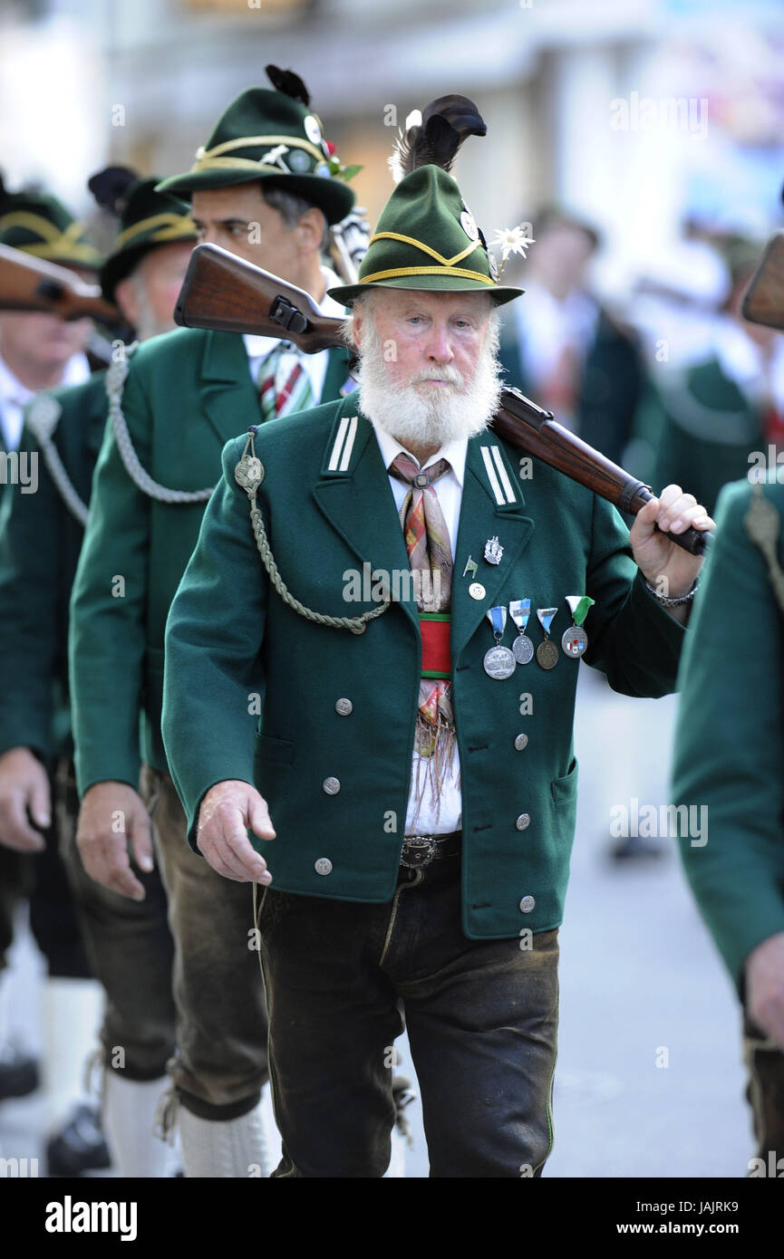 Processione fisso nel battaglione festa della montagna Werdenfels protezione a Garmisch, Foto Stock