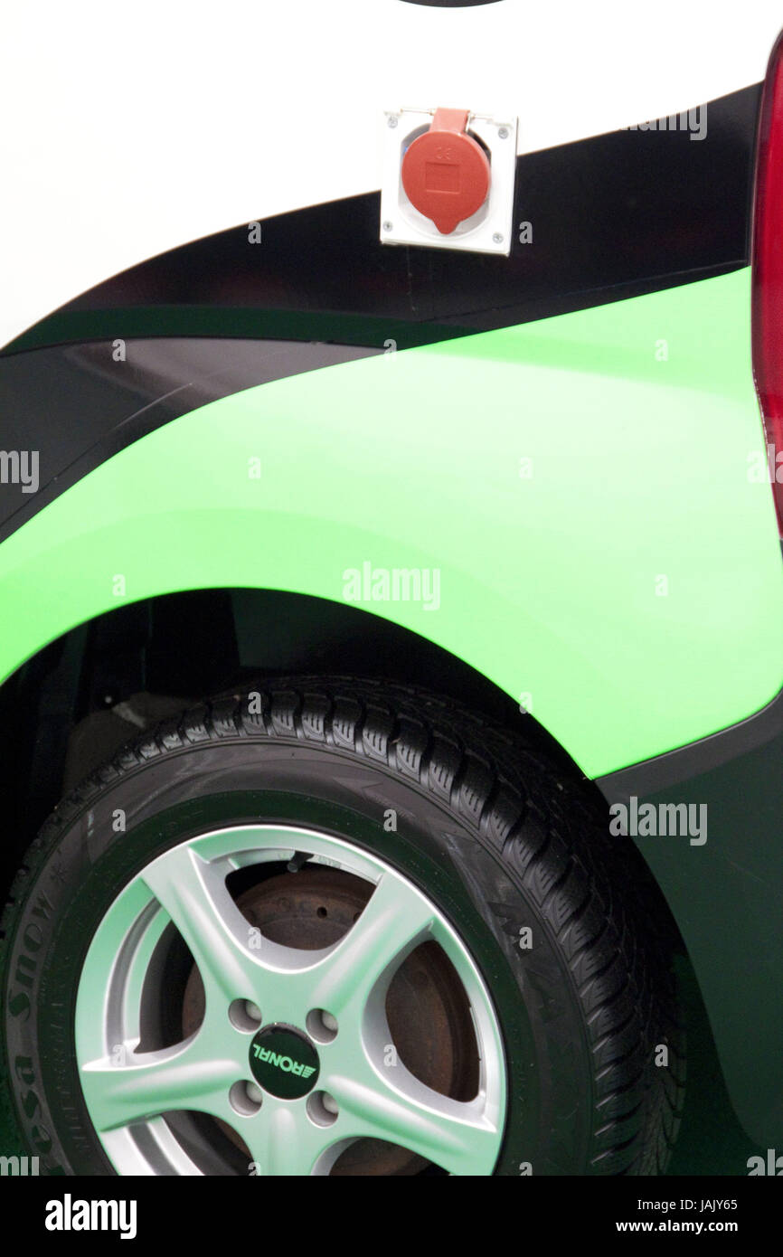 Auto,socket,icona,auto elettrica,trazione elettrica,l'energia,automobile pneumatico,autowheel rim,andare,corrente,auto,motoring,distanza,guida a distanza,coperchio,verde,Black,l'elettricità, Foto Stock