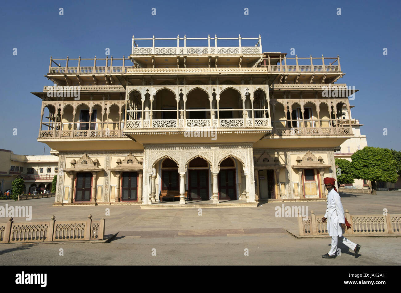 L'India,Rajasthan,Jaipur,palazzo comunale,Mubarak Mahal,benvenuti palace,l'uomo in primo piano Foto Stock