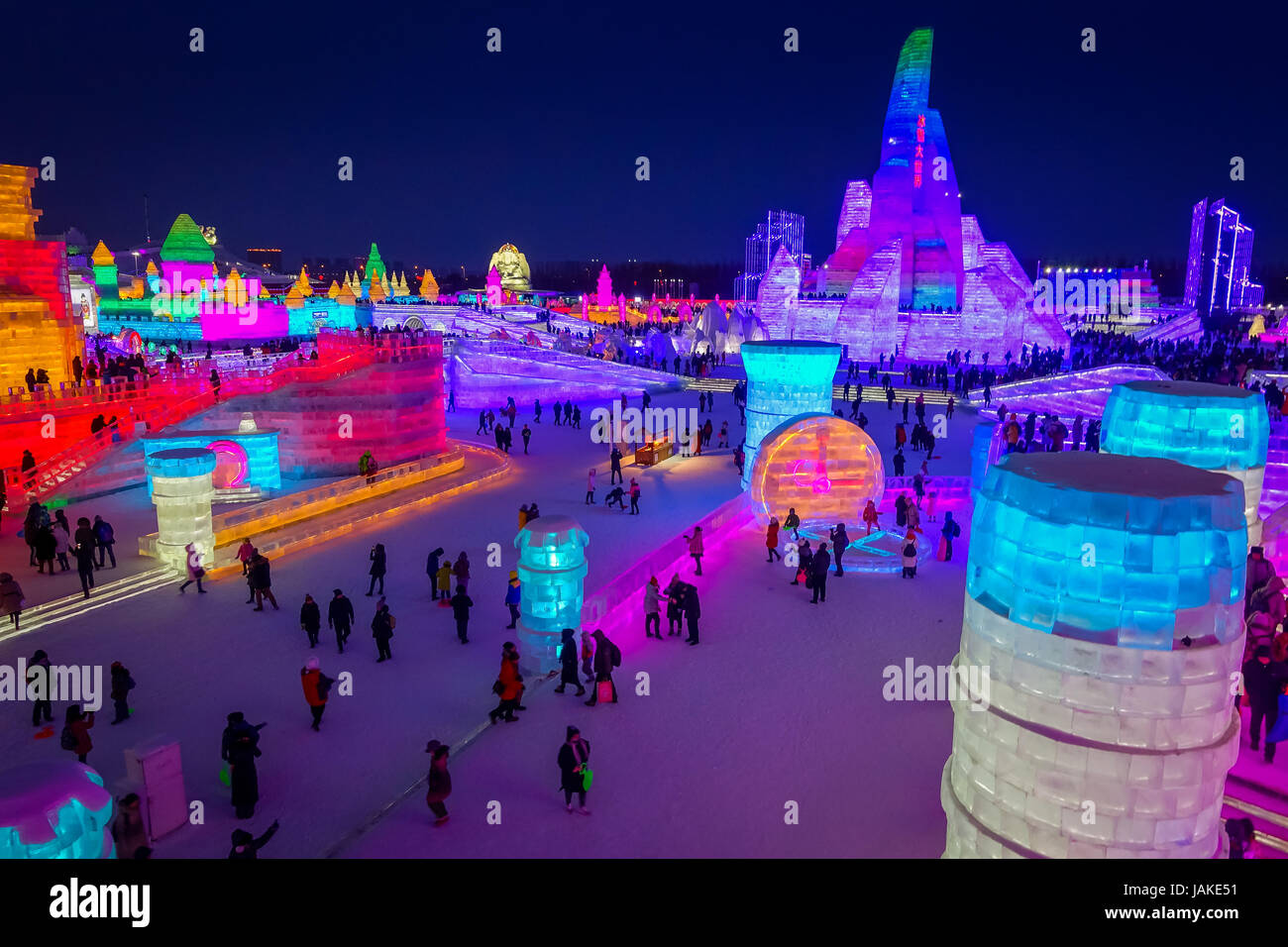 Harbin, Cina - 9 Febbraio 2017: bello e colorato di Harbin International Ice e Snow Sculpture Festival si tiene ogni anno durante il periodo invernale. Foto Stock