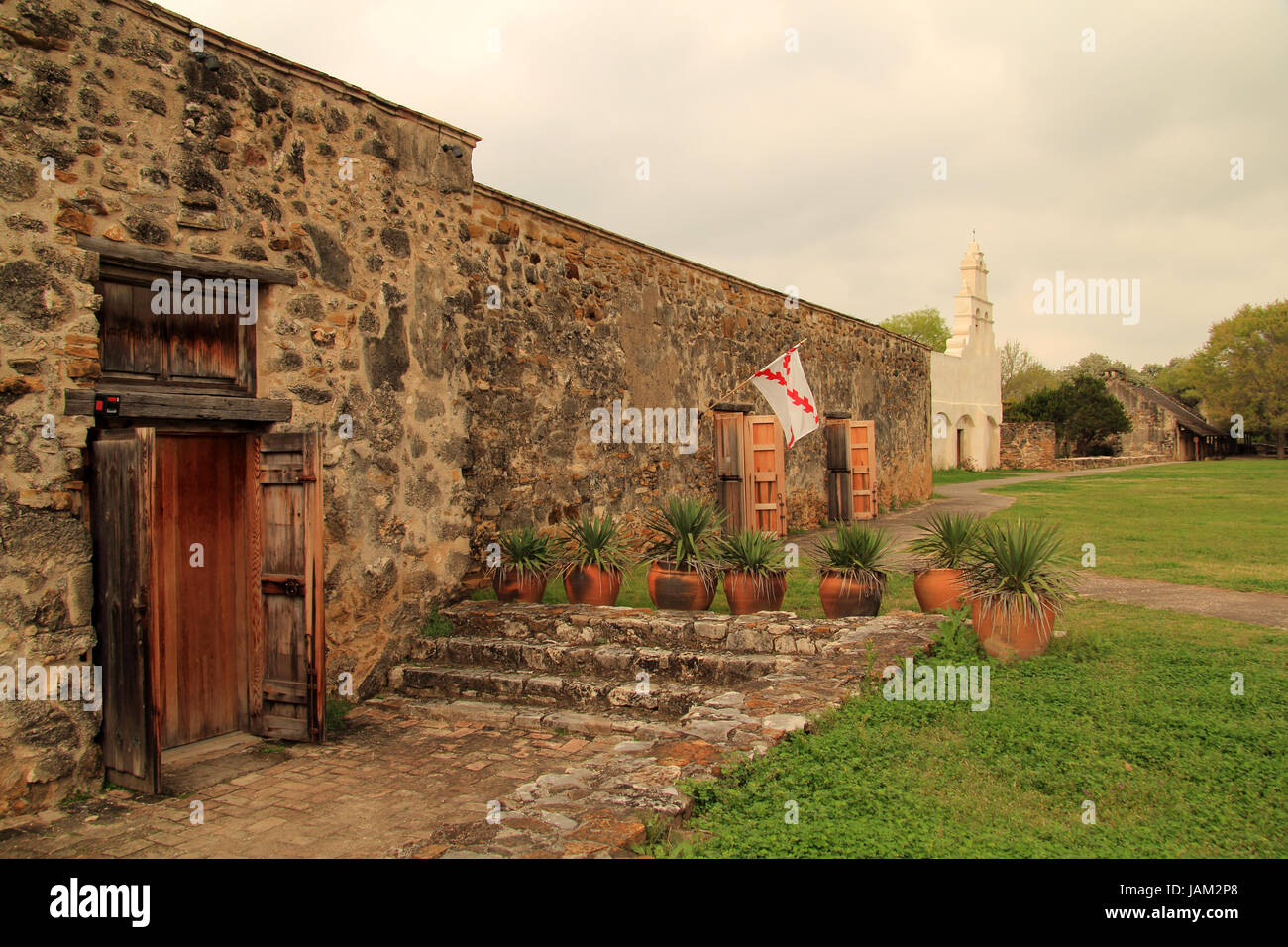 La missione di San Juan, qui illustrato, rappresenta una delle cinque missioni storiche costruite durante il dominio coloniale spagnolo, il più famoso dei quali è l'Alamo Foto Stock