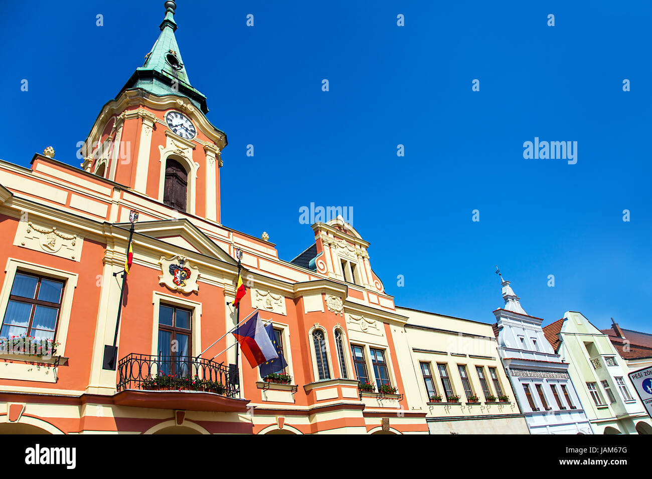 Facciata di case storiche sulla piazza del mercato di Mělník Bohemia Repubblica Ceca Foto Stock