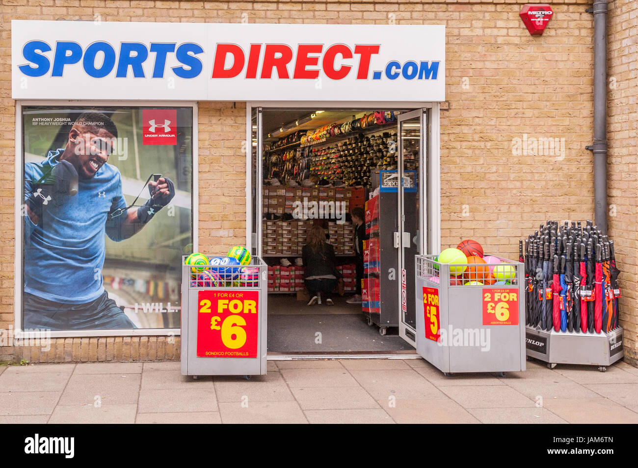 Gli sport Direct shop store in Ely , Cambridgeshire , Inghilterra , Inghilterra , Regno Unito Foto Stock Gli sport Direct shop store in Ely , Cambridgeshire , Inghilterra , Inghilterra , Regno Unito Foto Stock