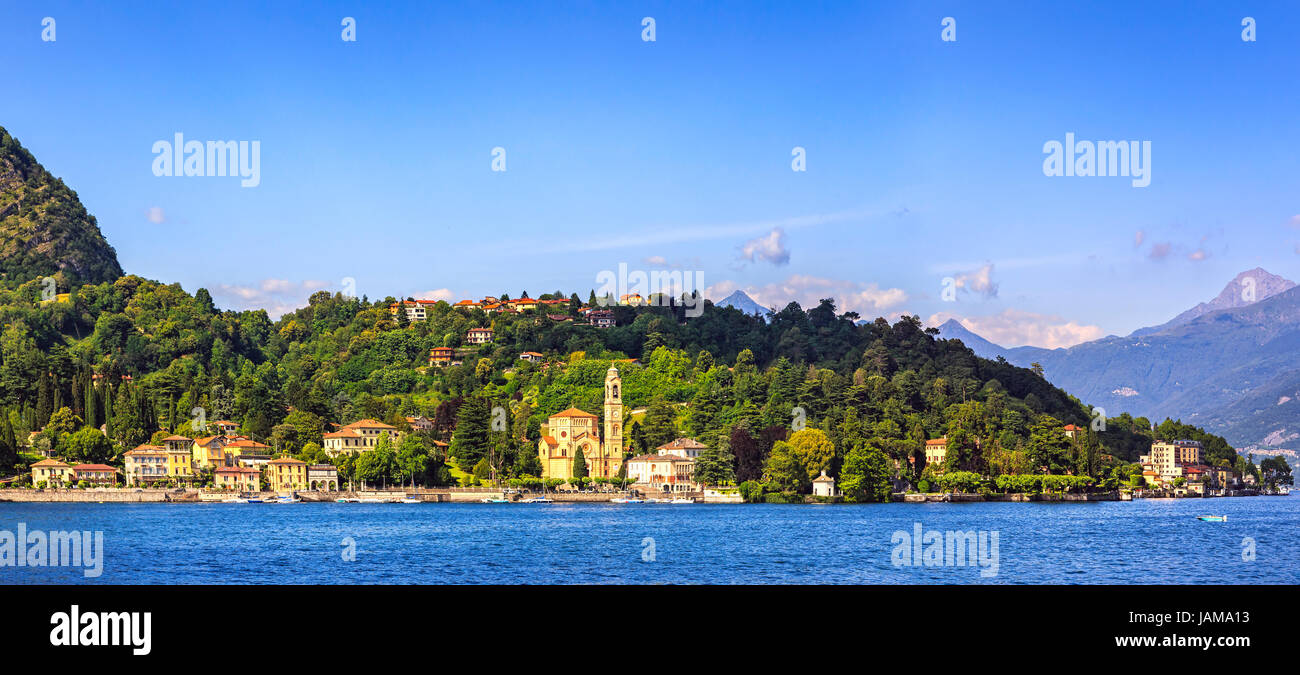 Tremezzo Tremezzina in Como lake district. Italiano tradizionale villaggio sul lago e sul giardino. Vista panoramica. L'Italia, l'Europa. Foto Stock