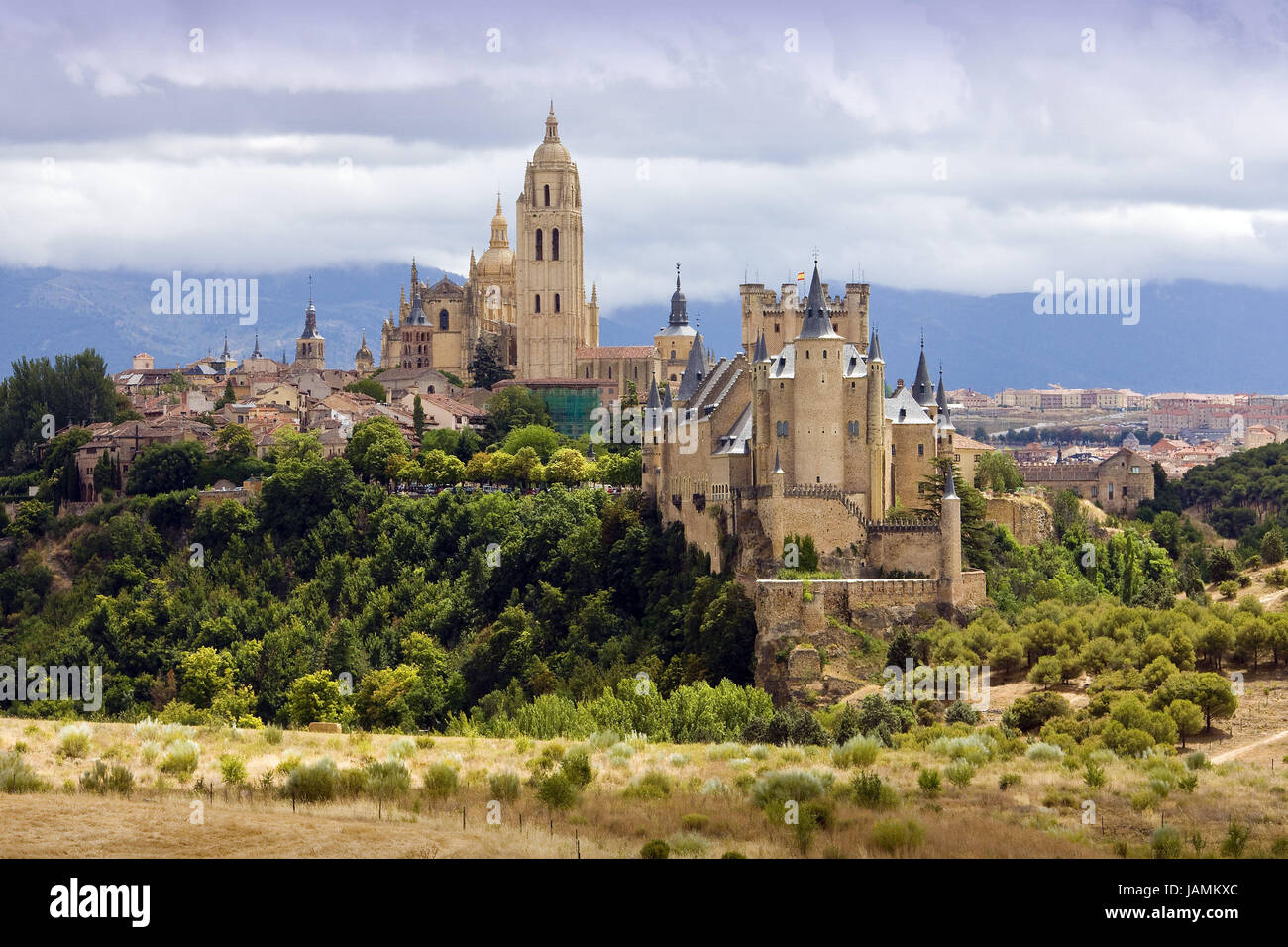 Spagna,Castiglia,Segovia,Alcazar,castle,cattedrale,l'Europa,città,vista città,costruzione,strutture,luoghi di interesse,landmarks,fortezza,bloccare,lock building,castello,l'architettura,monumento,storicamente,cultura, destinazione,turismo, Foto Stock