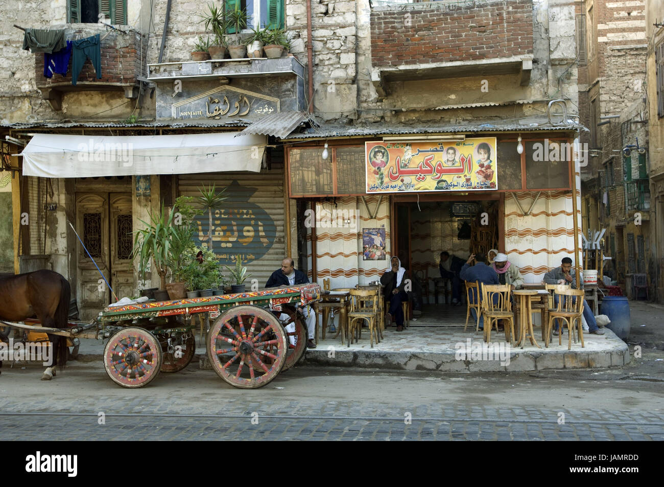 L'Egitto,ALESSANDRIA,street scene,cafe, Foto Stock