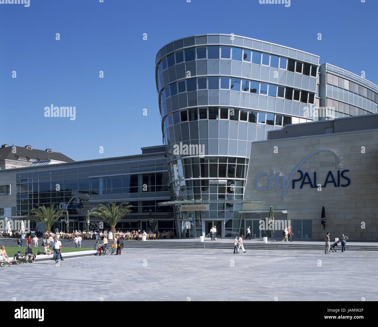 La germania,della Renania settentrionale-Vestfalia,Duisburg,re della Heinrich square,area pedonale,persona,palazzo cittadino Foto Stock