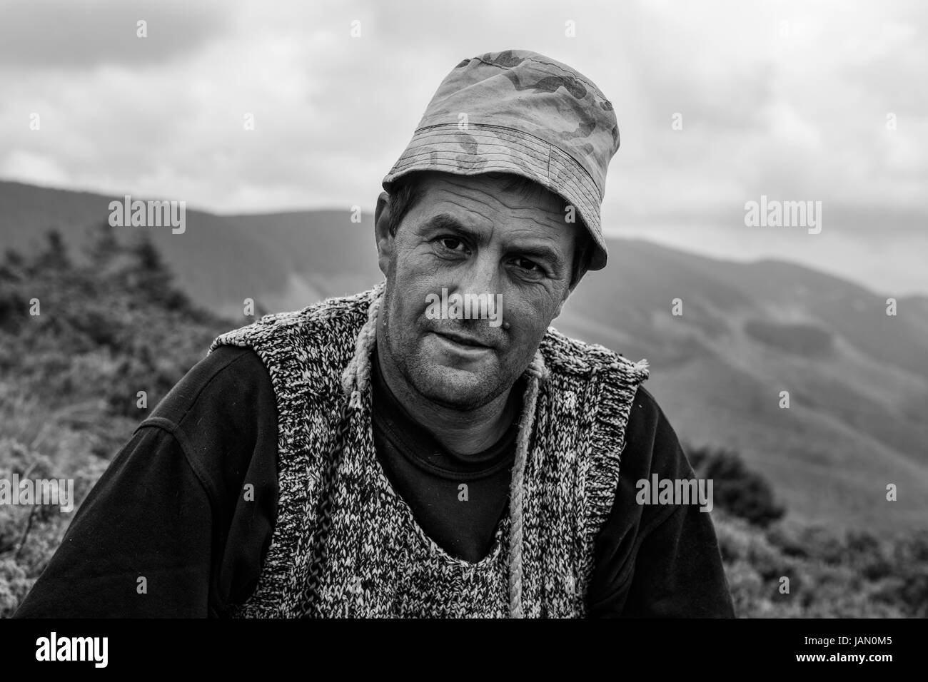 Provincia Romena e campagna, la vita quotidiana, usanze popolari, le attività quotidiane e gioca. Gli agricoltori, ragazzi, chiese, strade, centri provinciali della Romania Foto Stock