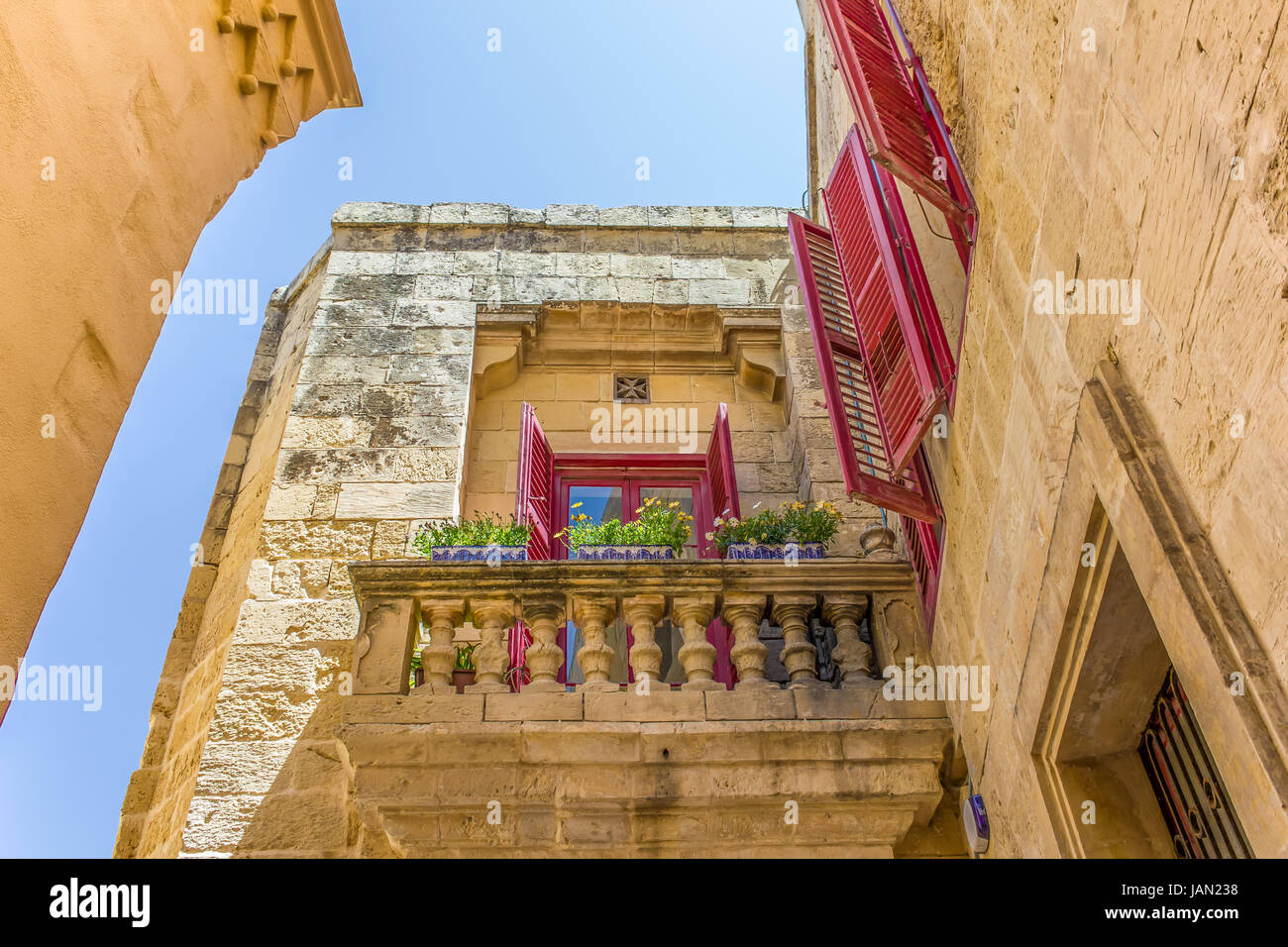 Casa in un vicolo sulla isola di Malta Foto Stock