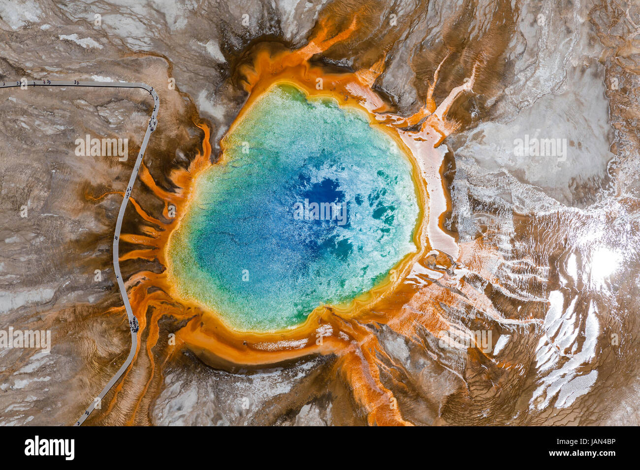 Grand Prismatic Spring, Midway Geyser Basin, il Parco Nazionale di Yellowstone, Wyoming USA Foto Stock