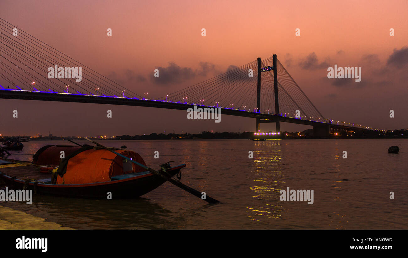Setu Vidyasagar dopo il tramonto Foto Stock