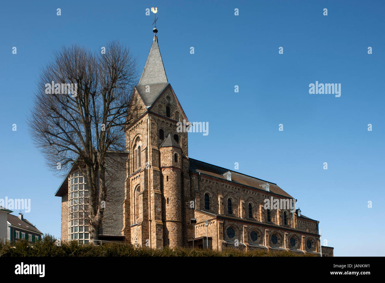 Deutschland, Oberbergischer Kreis, Hückeswagen, katholische Pfarrkirche San Mariä assunta Foto Stock