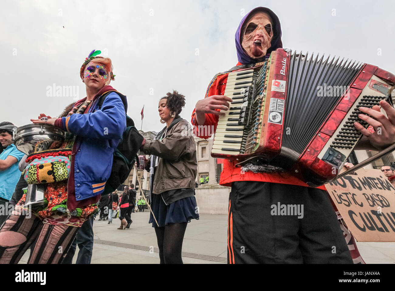 Protesta Anti-Cuts vede oltre 250.000 manifestanti marzo a Londra per opporsi alla coalizione di governo di tagli della spesa pubblica. Foto Stock