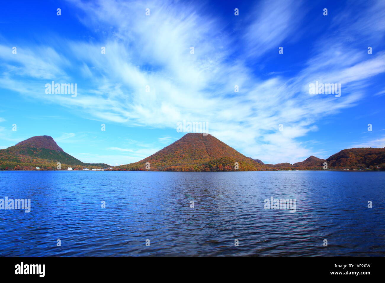 I colori autunnali di Mt. Haruna e il lago, Gunma, Giappone Foto Stock